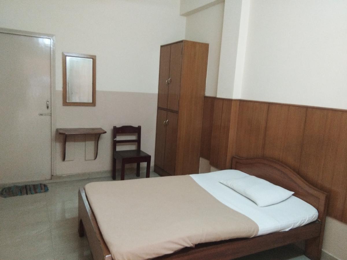 Veekay Tourist Home Bangalore Exteriör bild