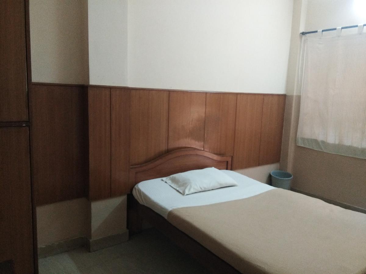Veekay Tourist Home Bangalore Exteriör bild