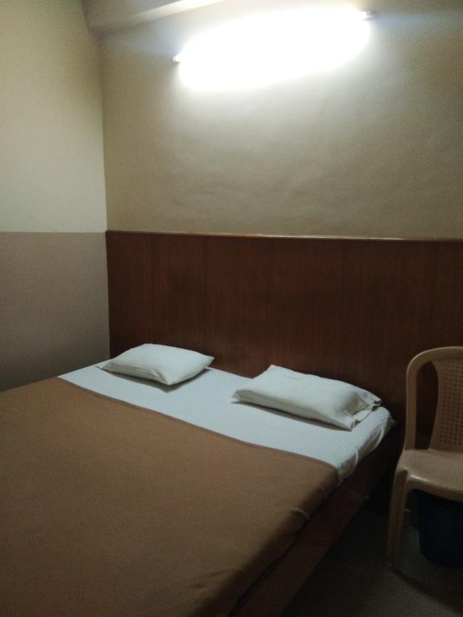 Veekay Tourist Home Bangalore Exteriör bild